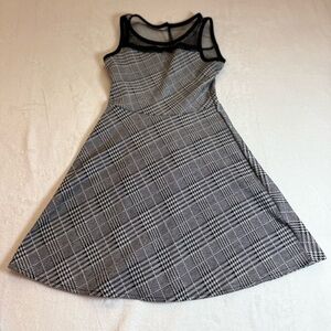 The Children’s Place Monochrome Plaid Dress Size Girls (6X/7)